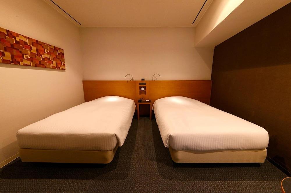 โรงแรม เจอาร์